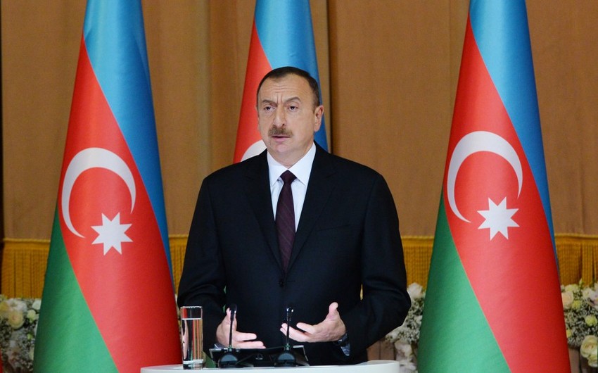 Azərbaycan Prezidenti: “Biz - müsəlman ölkələri öz aramızda olan problemləri dinc yolla həll etməliyik və həmrəyliyi gücləndirməliyik”