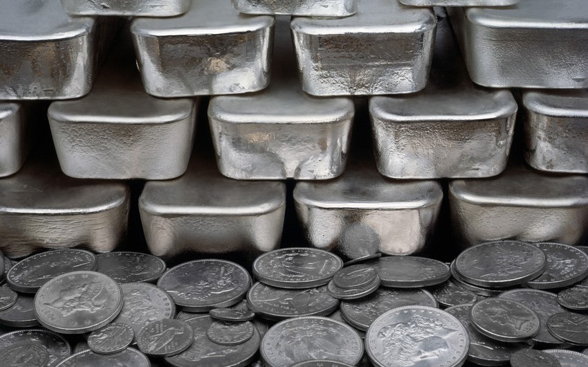 Silver price drops by over 10%