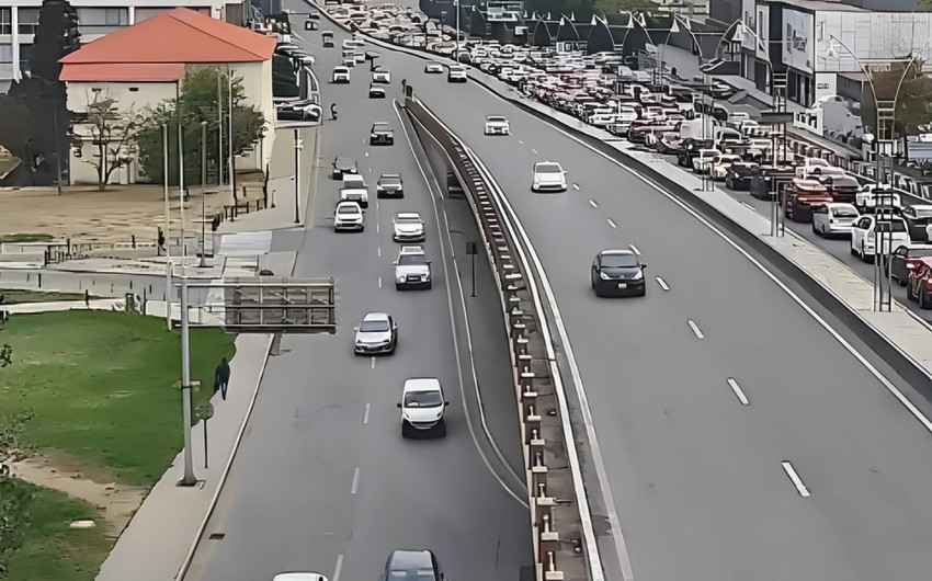 Bakıda tıxac olan yollar açıqlanıb - SİYAHI