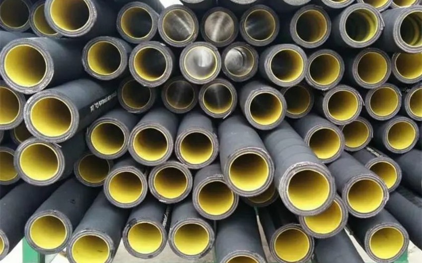 Azerbaijan starts selling rubber pipes, hoses to another country