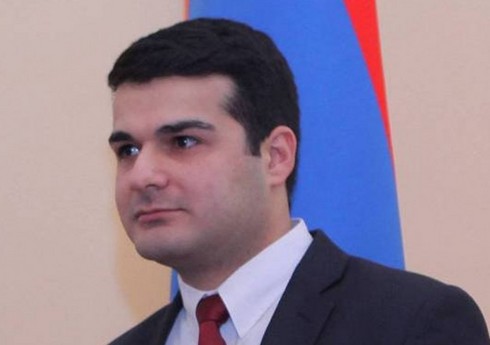 Премьер-министр Армении уволил ответственного за протокол