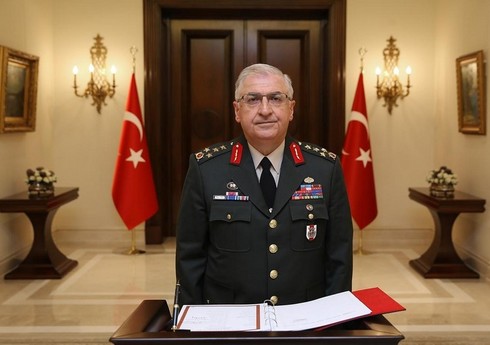 Министр обороны Турции поздравил президента Ильхама Алиева