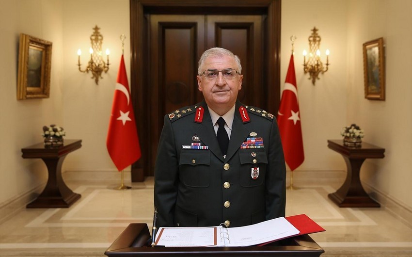 Министр обороны Турции поздравил президента Ильхама Алиева