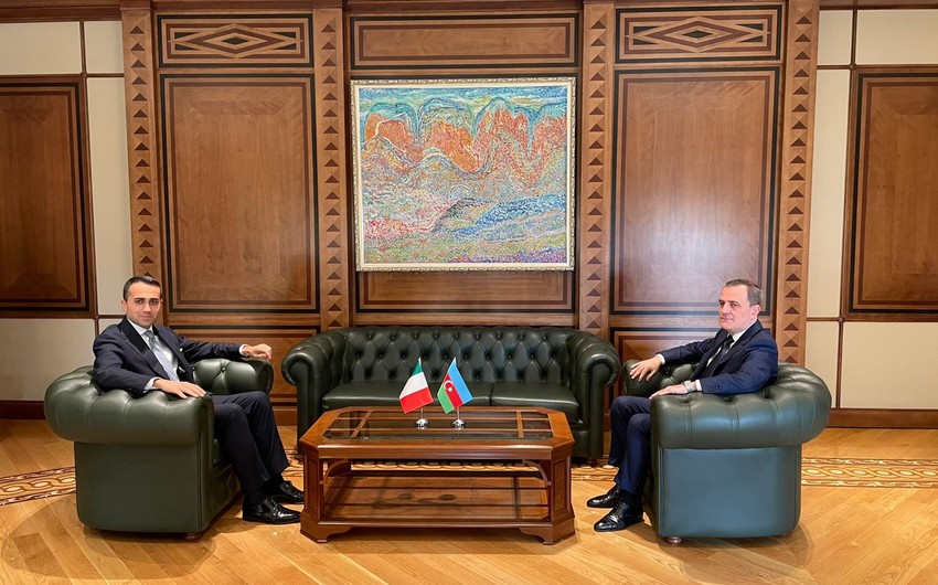 Azerbaijani, Italian FMs hold meeting