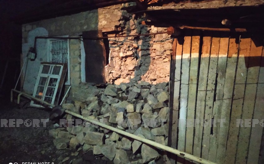 В Агсу из-за землетрясения обрушился жилой дом