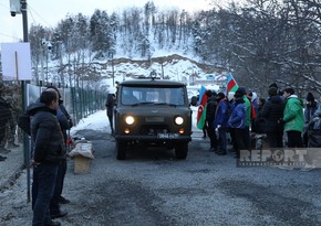 По дороге Ханкенди-Лачын беспрепятственно проехали 49 автомобилей российских миротворцев