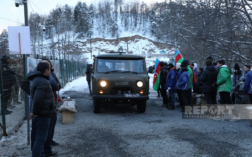 По дороге Ханкенди-Лачын беспрепятственно проехали 49 автомобилей российских миротворцев