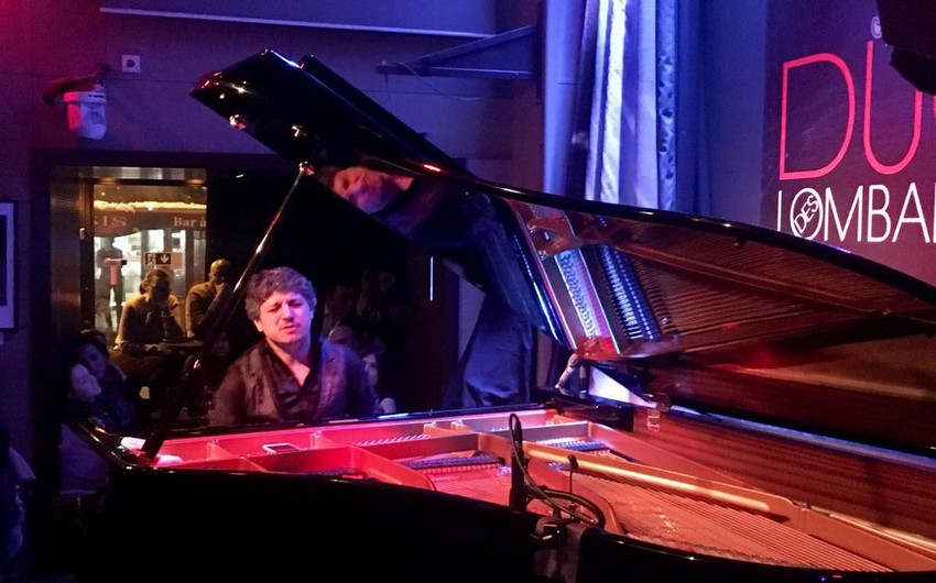 Известный джазовый исполнитель Шахин Новрасли выступил с концертом в Париже - ВИДЕО
