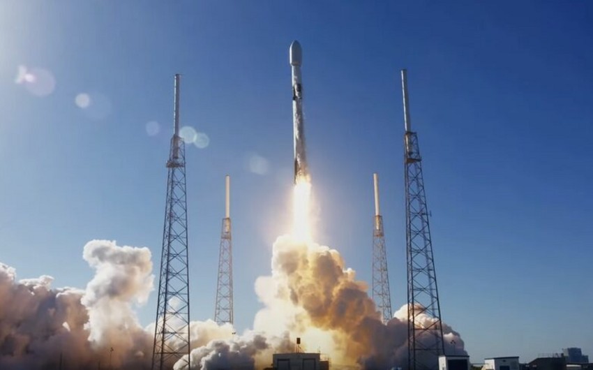 “SpaceX” kommersiya peyk daşıyıcısını orbitə buraxıb