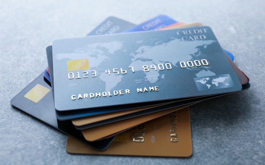  В Азербайджане количество платежных карт увеличилось почти на 20%