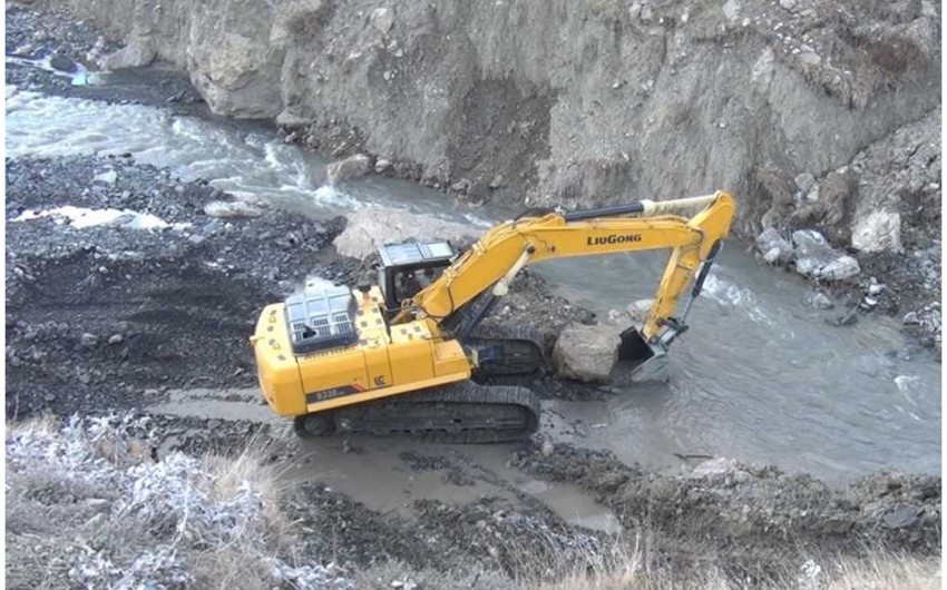 Quba-Xınalıq yolunda yeni körpünün inşasına başlanılıb