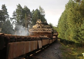 Belarus tanklarını Ukrayna ilə sərhədə aparır