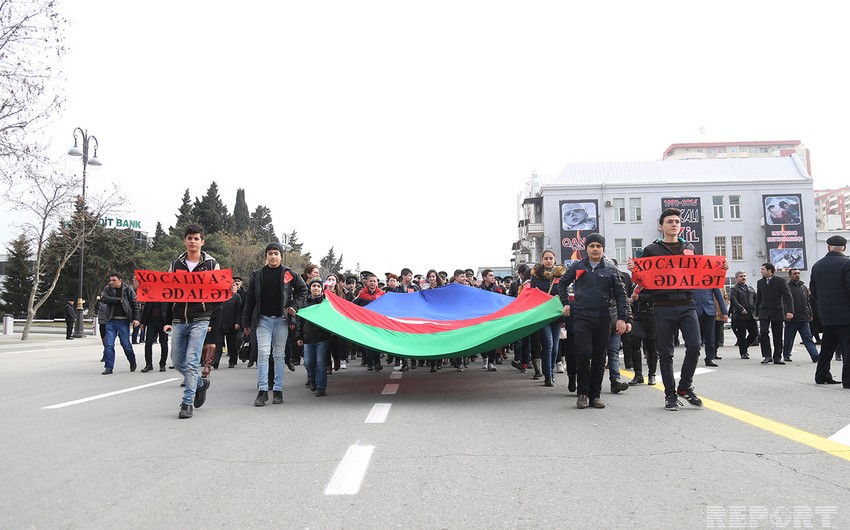 ​Азербайджанский народ чтит память жертв Ходжалинского геноцида - ФОТОРЕПОРТАЖ