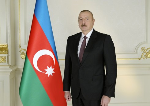 Президент Азербайджана поздравил словацкого коллегу