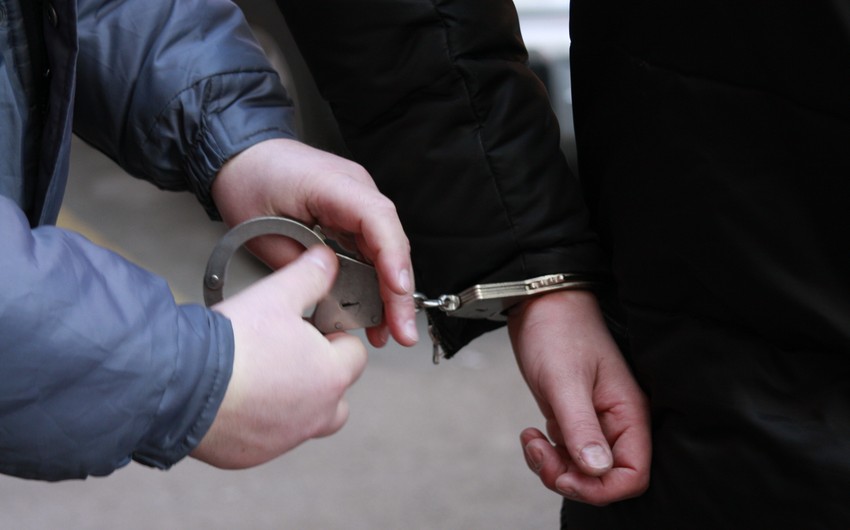 ​В Баку задержана группа подростков и молодых людей, совершивших кражу