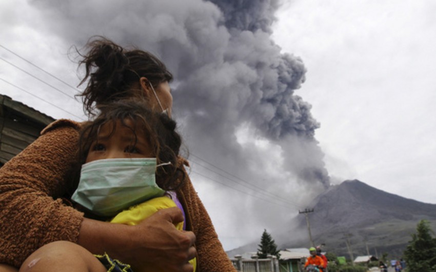 В Индонезии произошло очередное извержение вулкана Синабунг