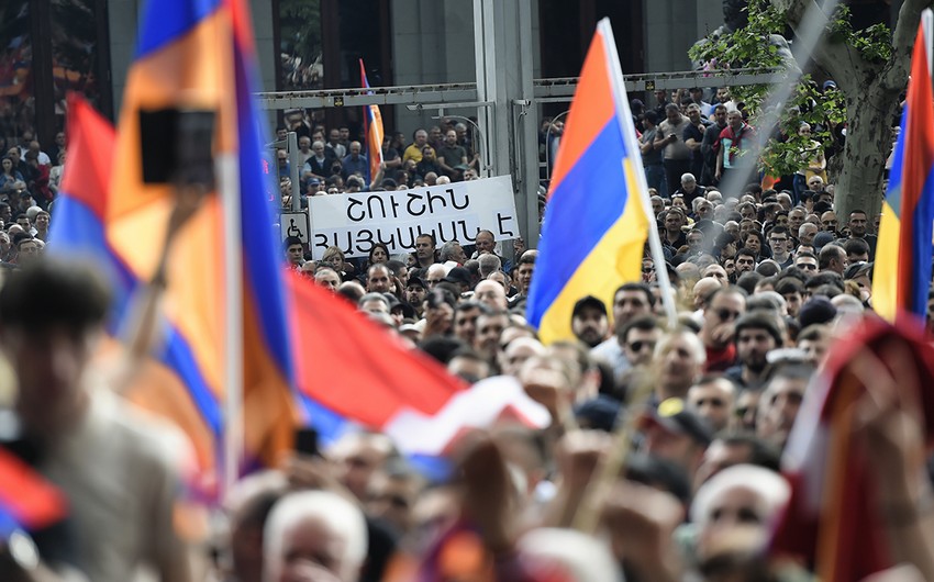 СНБ Армении обвинила оппозицию в планах захватить здание парламента
