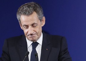 Саркози назвал рискованным шагом роспуск парламента Франции Макроном