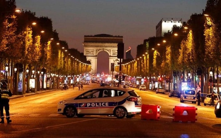 Рядом с телом убитого в Париже террориста нашли записку с присягой на верность ИГ