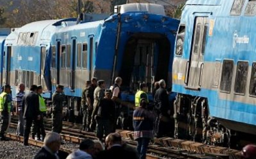 При столкновении поездов в Аргентине ранены десятки человек