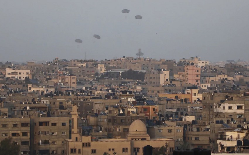 США и Иордания доставили по воздуху новую партию помощи в сектор Газа