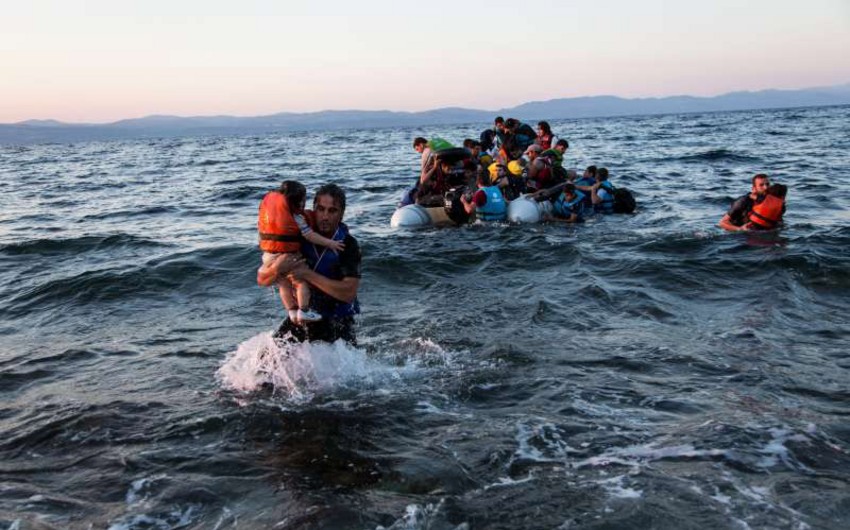 МОМ: В 2015 году к берегам Европы приплыли более четверти миллиона беженцев и мигрантов