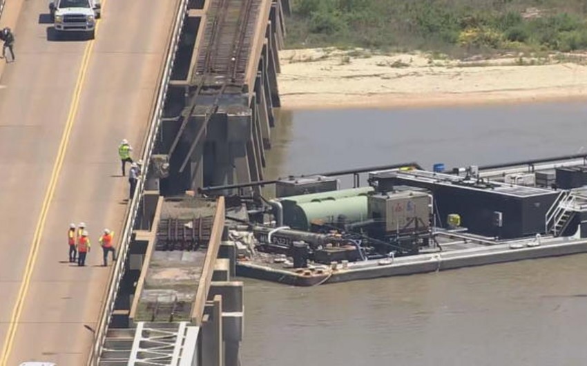 US Coast Guard says Texas barge collision may have spilled up to 2,000 gallons of oil