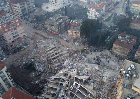 В Турции под руинами найдено тело одного из 4 азербайджанских студентов