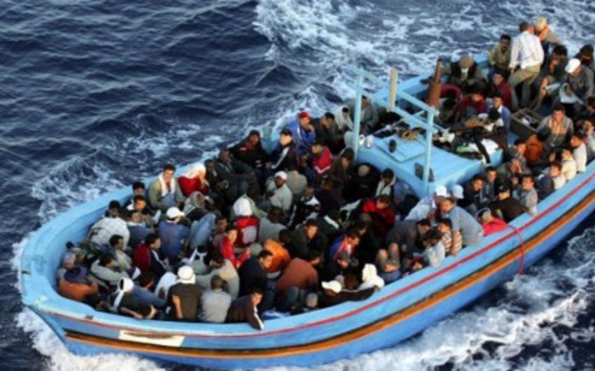У берегов Испании спасли 49 мигрантов
