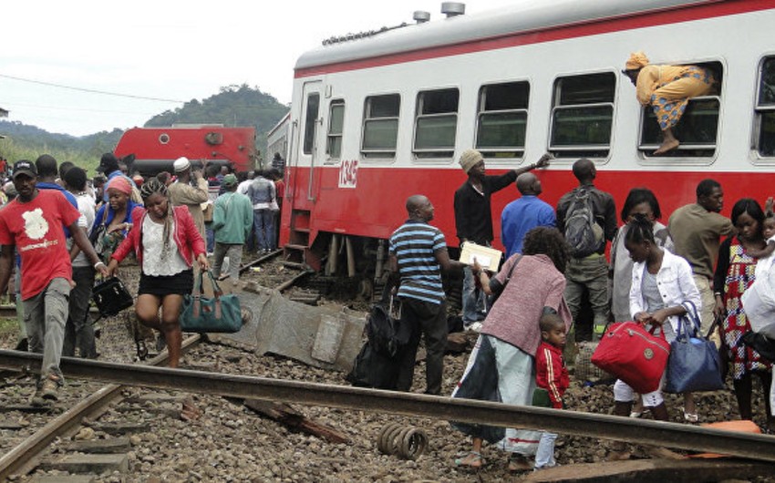 Число жертв при сходе поезда с рельсов в Камеруне увеличилось до 80