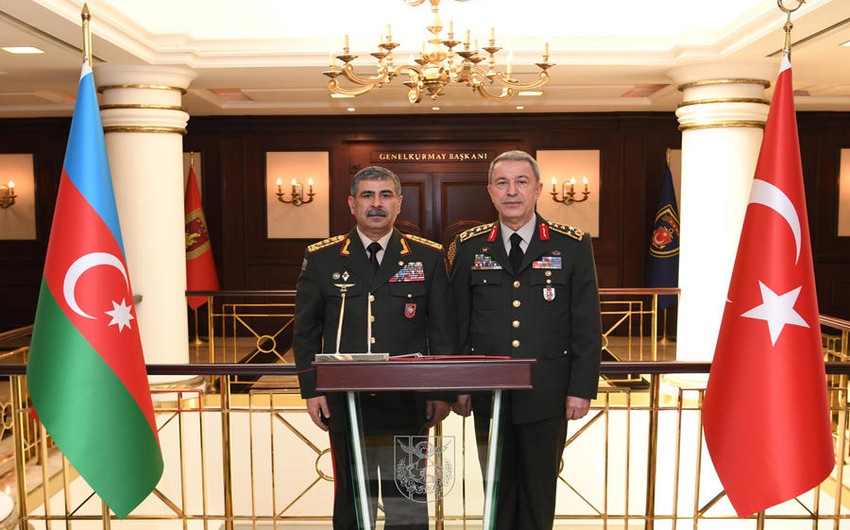 Министры обороны Азербайджана и Турции провели телефонный разговор