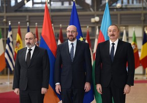 Кремль: Позитивно оцениваем планы Баку и Еревана начать переговоры по мирному договору