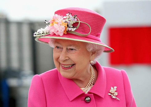 Впервые за 60 лет Елизавета II отсутствовала на "Тронной речи" в парламенте 
