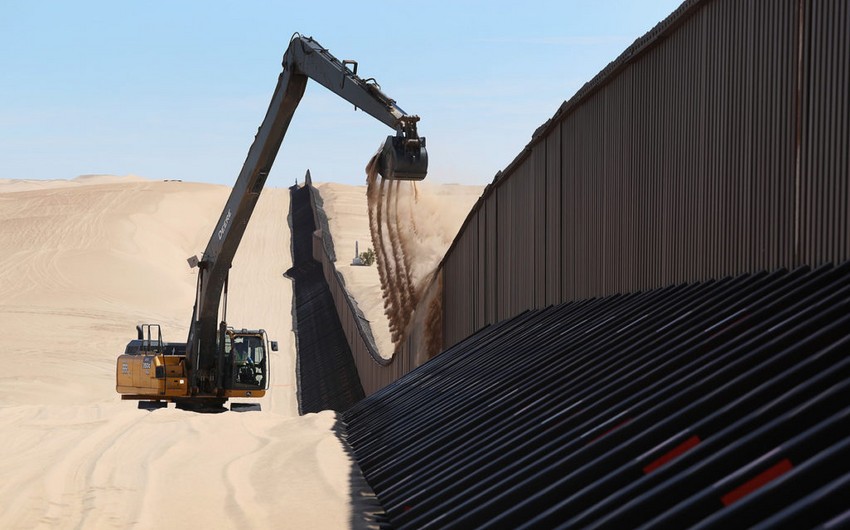 Трамп запросил у Конгресса $18 млрд на ограждение на границе с Мексикой