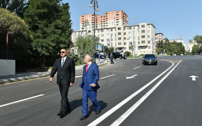 Президент Ильхам Алиев ознакомился с состоянием трех улиц Баку после проведенных работ по благоустройству и реконструкции