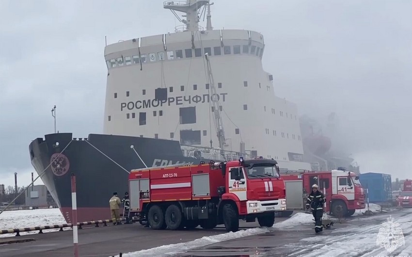 Icebreaker catches fire in St. Petersburg port