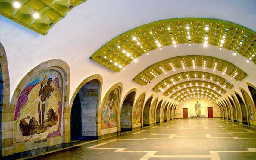Панно из мозаики на станции метро Низами восстанавливают