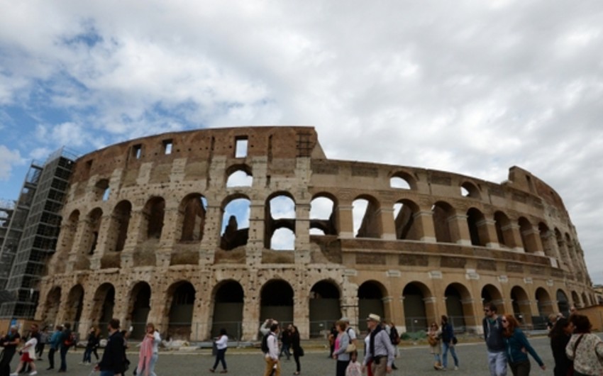 ​Romada Kolizeyin qarşısında metal axtarıcıları quraşdırılacaq