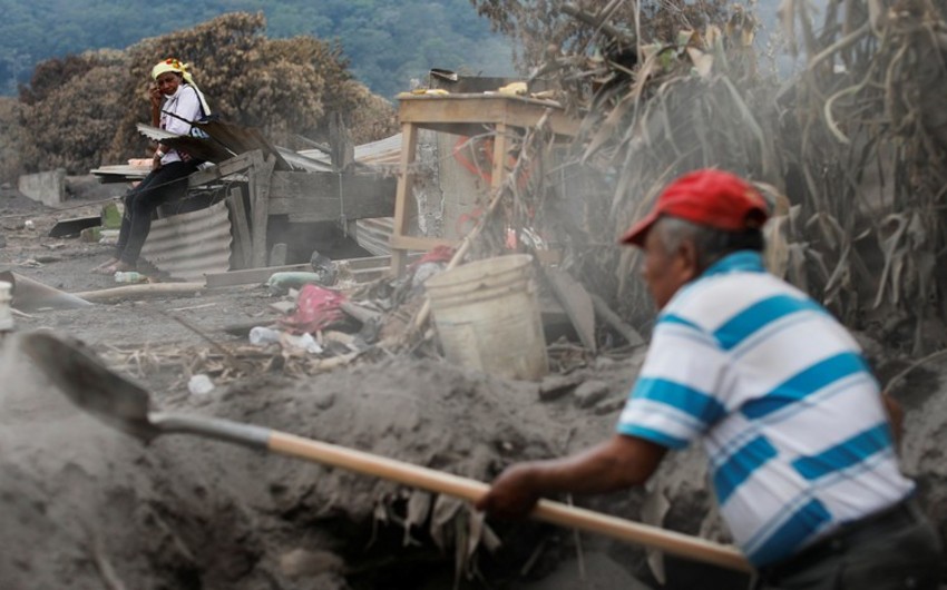 Число пропавших без вести после извержения вулкана в Гватемале достигло 332 человек