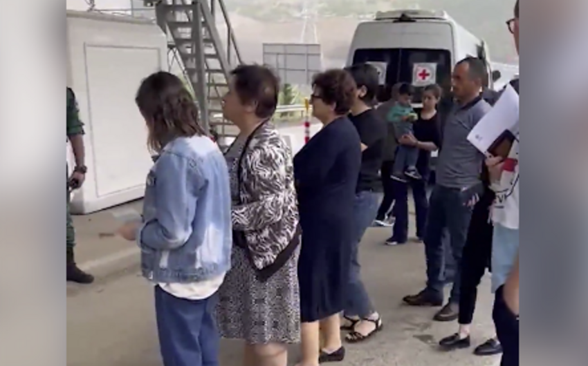 Armenian residents of Karabakh freely pass through Lachin border crossing point 