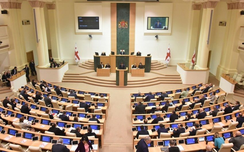 Gürcüstan parlamenti seçki sisteminə düzəlişləri dəstəklədi