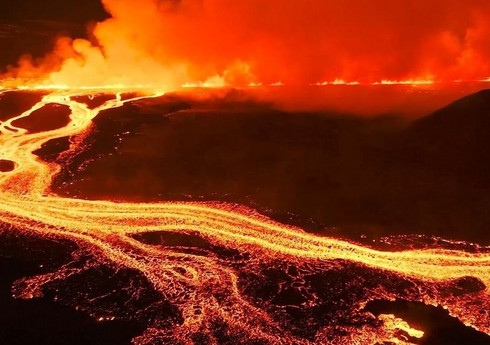 В Исландии эвакуировали жителей города из-за извержения вулкана