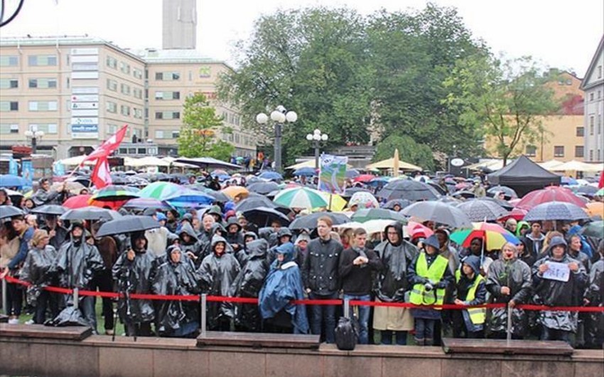 Stokholmda minlərlə insan etiraz aksiyası keçirib