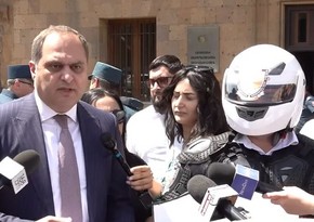 Lawyers hold protest outside Armenia's Interior Ministry