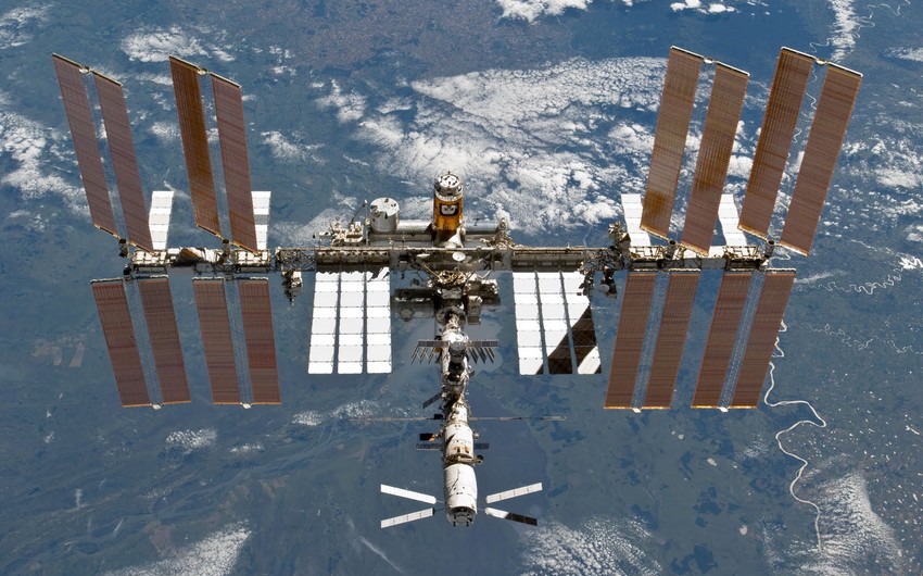 SpaceX gets $843M to help discard International Space Station around 2030