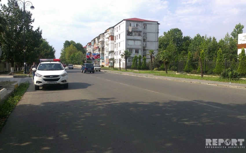 В Лянкяране автомобиль сбил переходящую дорогу женщину - ФОТО