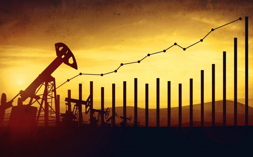 Azerbaijani oil price keeps climbing up