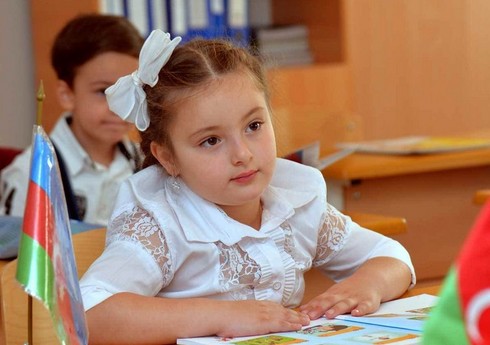 В Азербайджане начались пятидневные каникулы для учащихся начальных классов