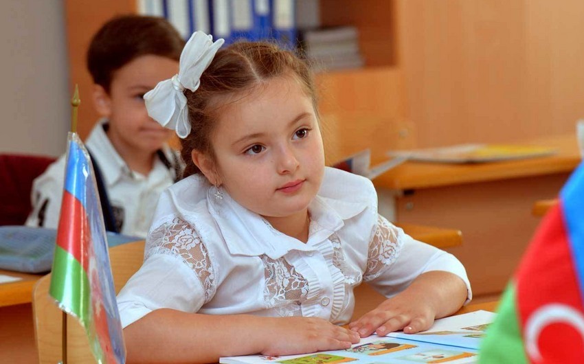 В Азербайджане начались пятидневные каникулы для учащихся начальных классов
