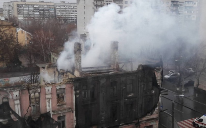 В Киеве сгорело два исторических здания, фирму-собственника которых связывают с азербайджанцем